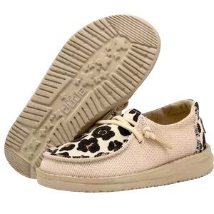 Hey Dude girl's slip on cheetah/leopard size 3 Women's 5